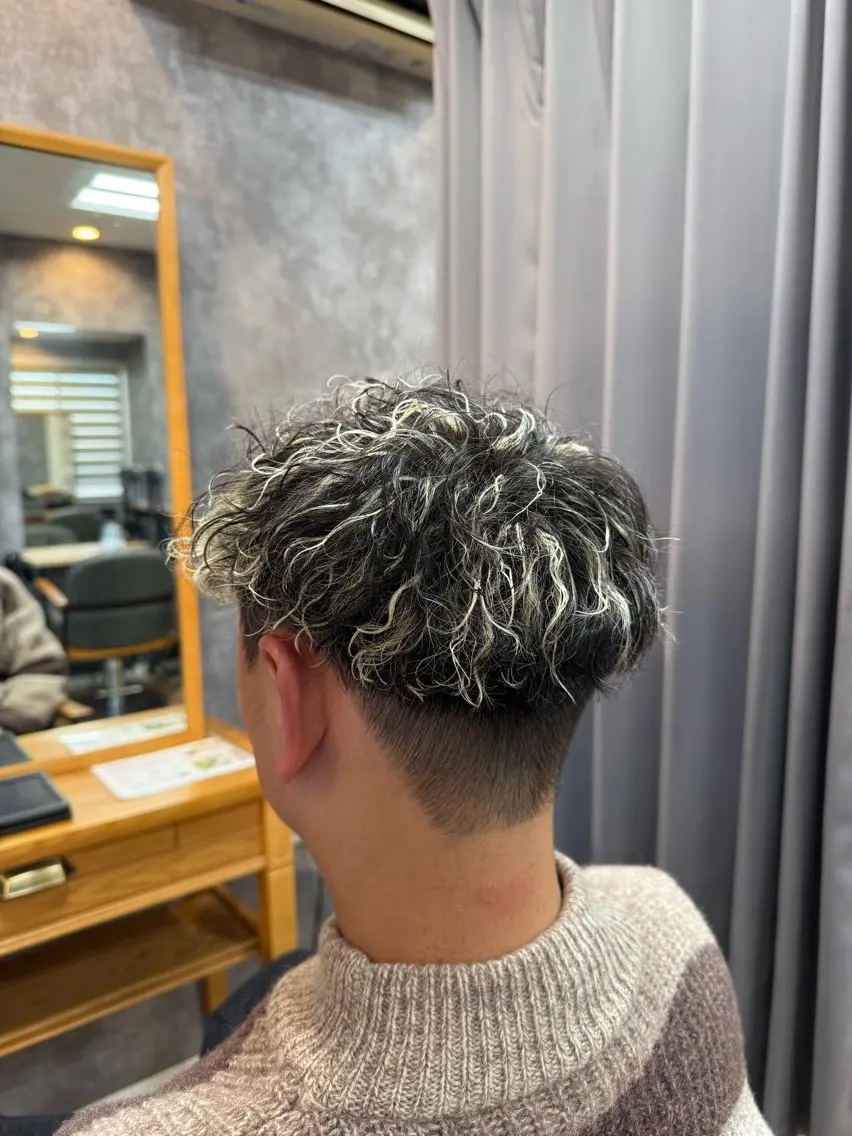 ショート カラー 🌈ᵕ̈*阿部 光✨✨✨のヘアスタイル