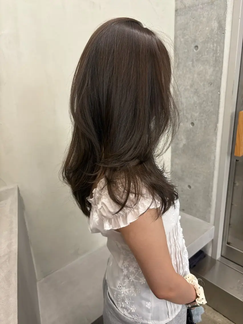 ミディアム カラー カット ヘアカラー トリートメント Saki/レイヤー/ 柔らかカラーのヘアスタイル