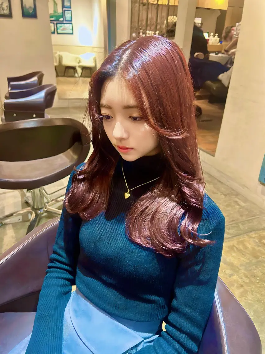 ロング カラー ボルドーカラー 髪質改善 韓国風ヘア レイヤーカット カット ヘアカラー トリートメント 店長✨髪質改善✖️ 透明感カラー／純大のヘアスタイル