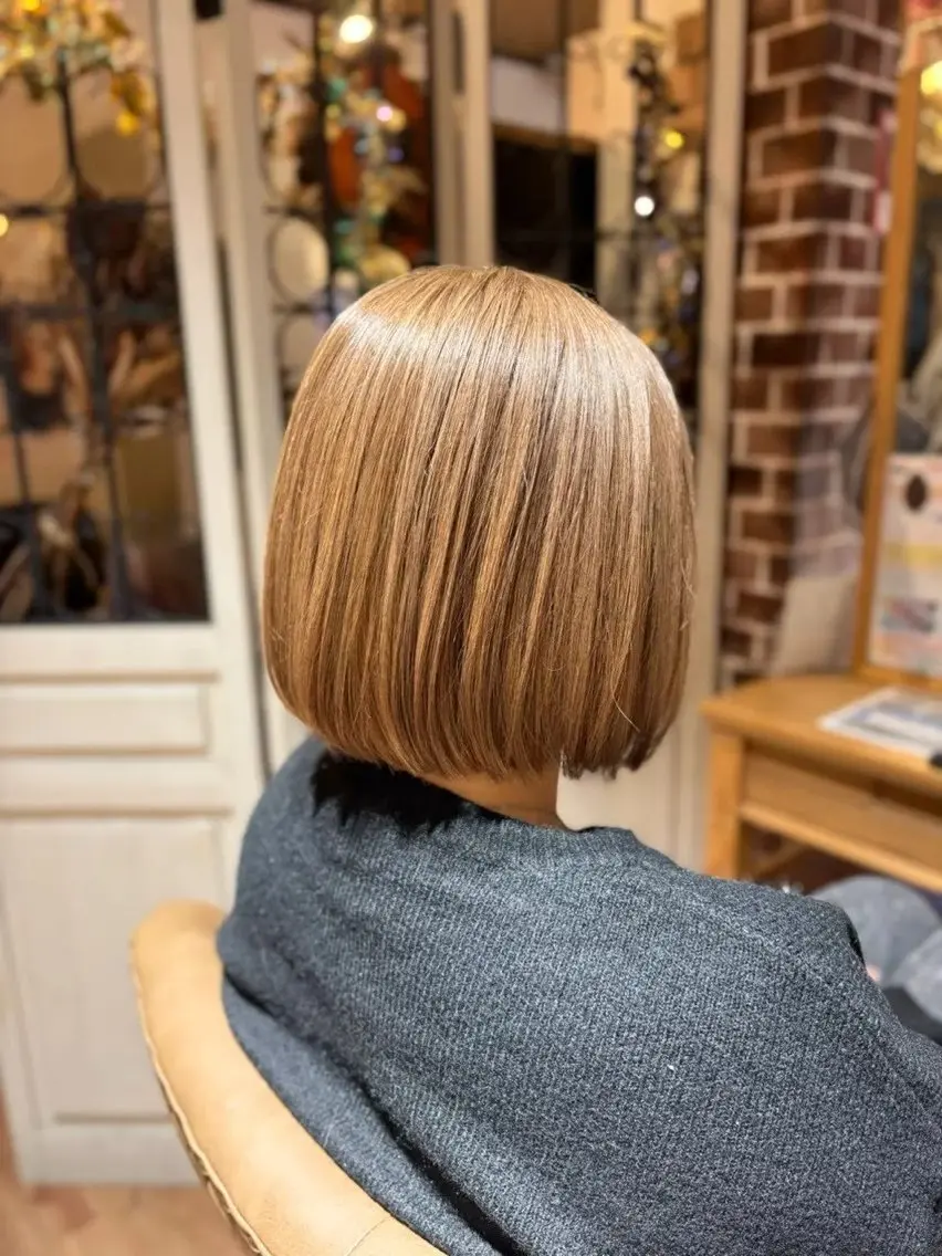 ミディアム ヘアカラー ブリーチ・カットモデ ル募集中🫧高口小春のヘアスタイル