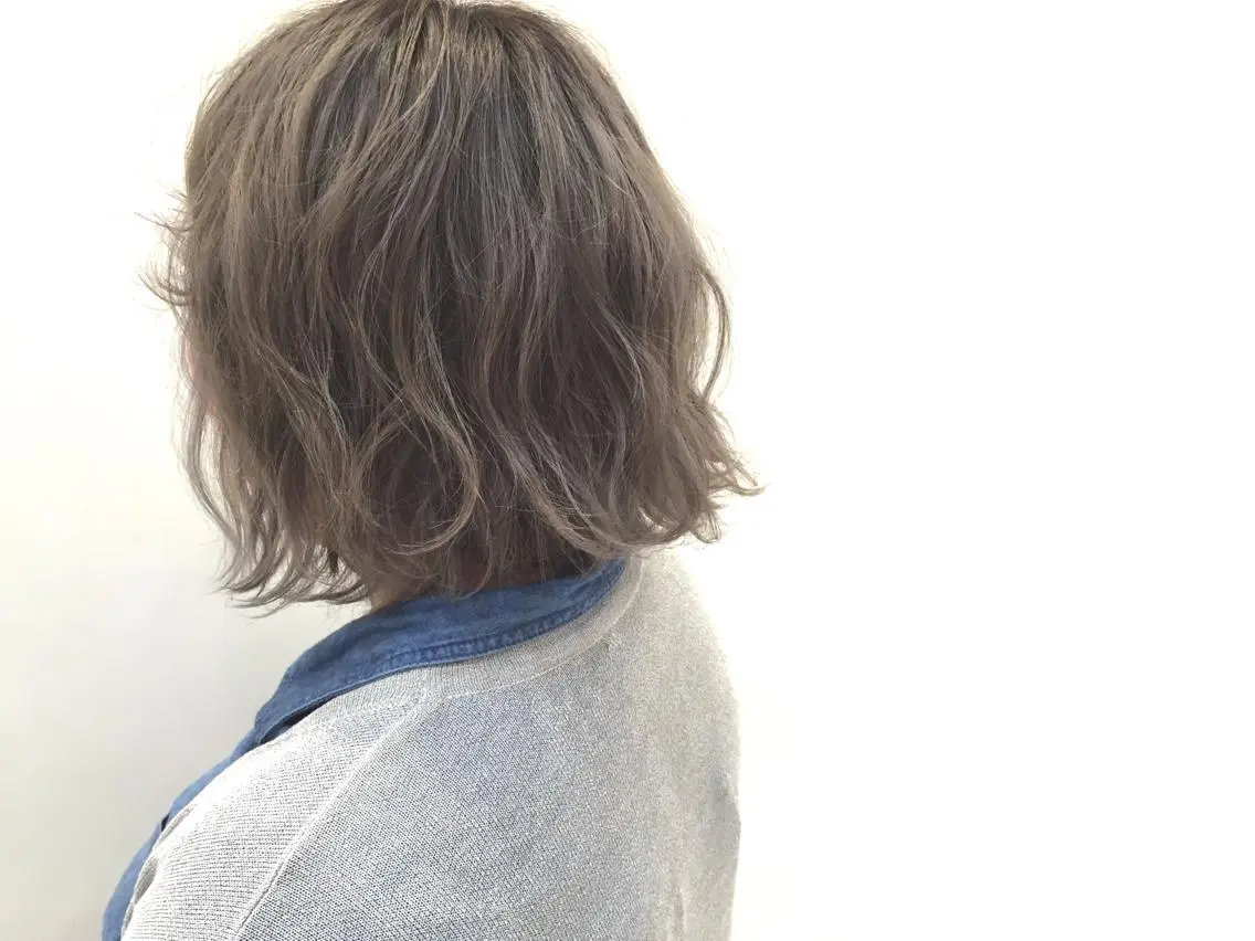 ショート カラー アッシュ シルバー シルバーアッシュ ハイトーン×髪質改善 KENTAのヘアスタイル