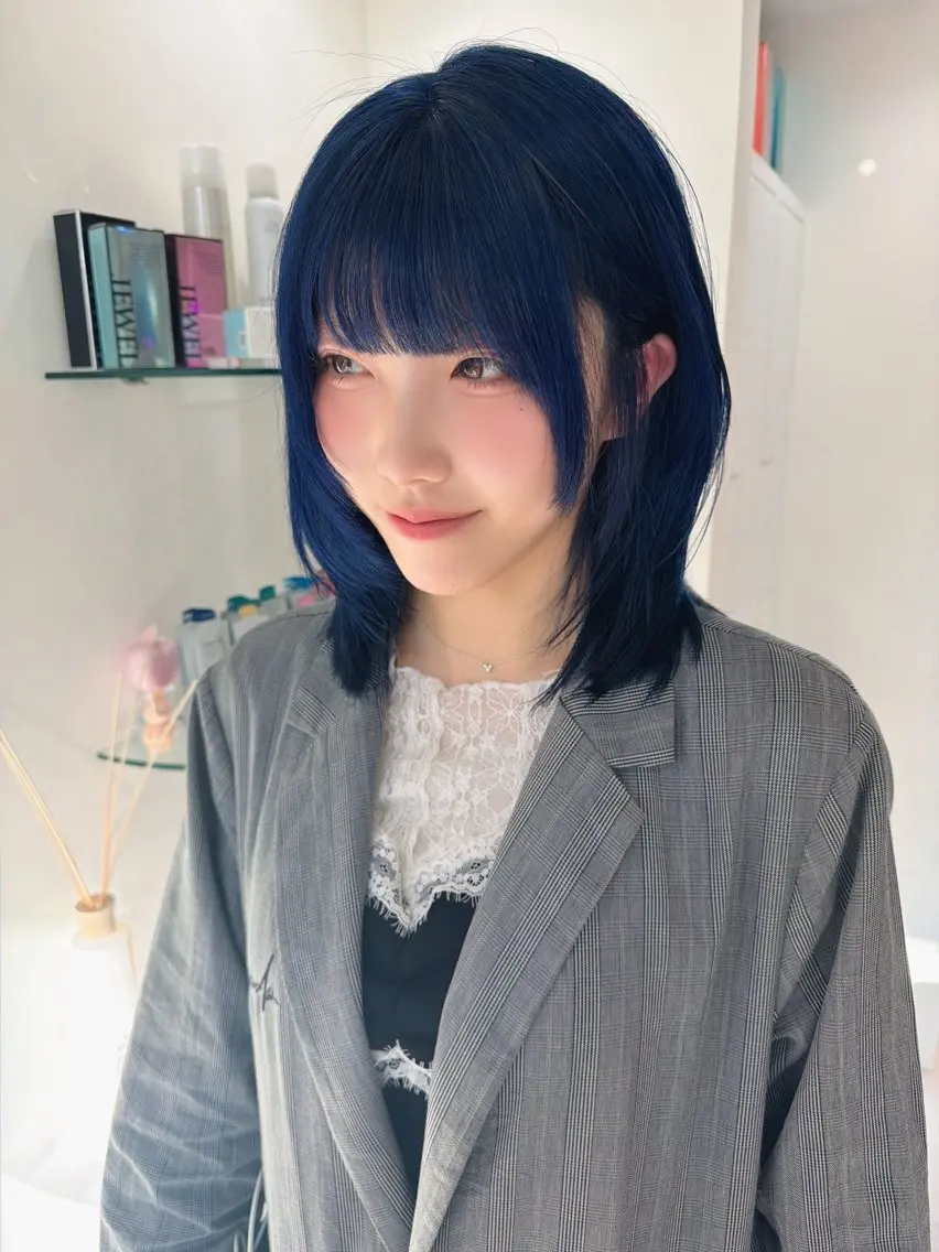 ミディアム カラー ブリーチ ブルーカラー カット ヘアカラー SAYAKA 🍒／ボブ／暖色のヘアスタイル