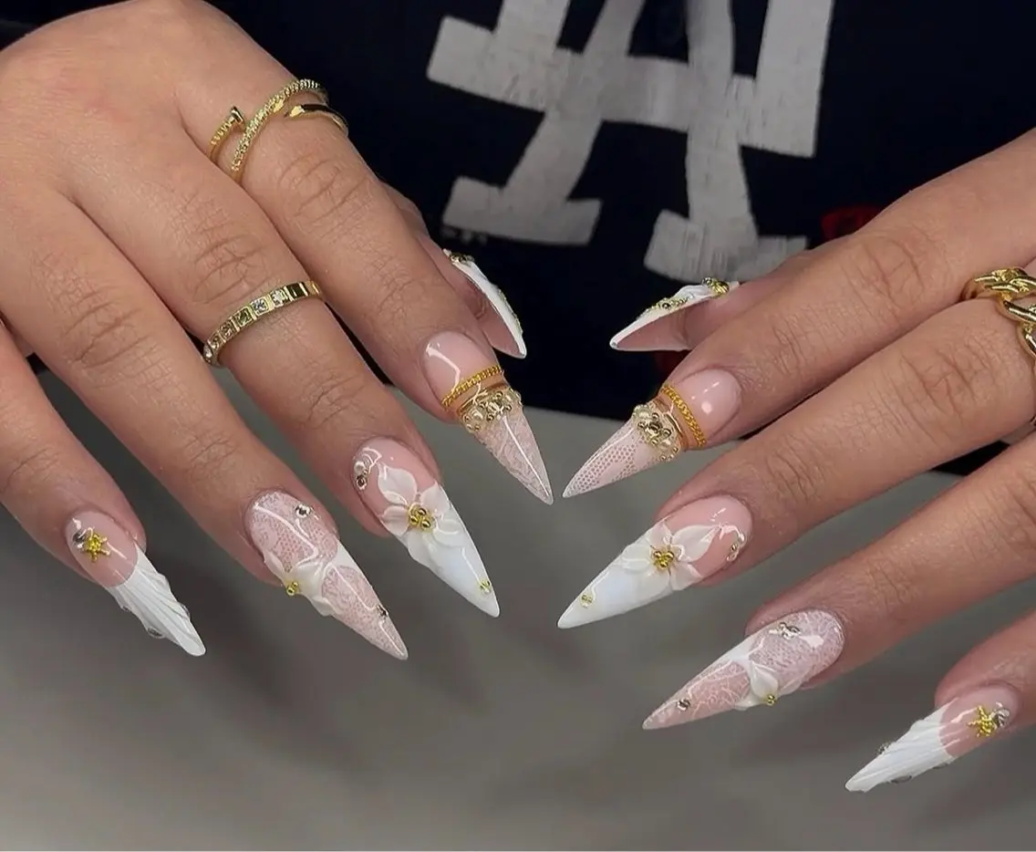 ネイル アートネイル ボルドー フレンチネイル ジェルネイル 氷ネイル・うるうるネイル ハンドネイル Julie NailSalonのネイルデザイン