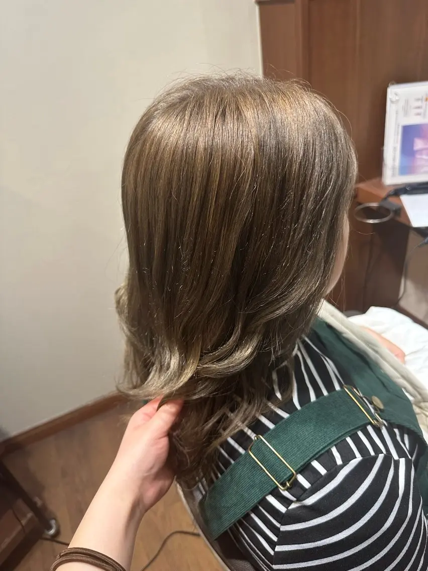 ロング カラー ヘアカラー トリートメント RINA .のヘアスタイル