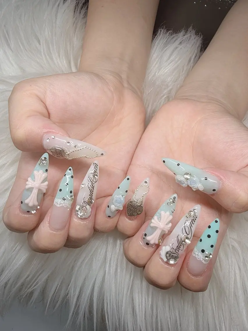 ネイル 長さ出し グラデーション 卒業式 キラキラネイル マグネットネイル Lee Nailsのネイルデザイン