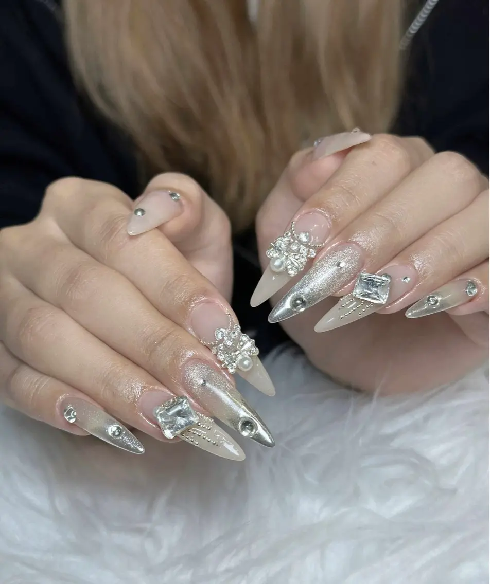 ネイル オーロラネイル ボルドー ブラウン 氷ネイル・うるうるネイル キラキラネイル ハンドネイル Julli NailStudioのネイルデザイン