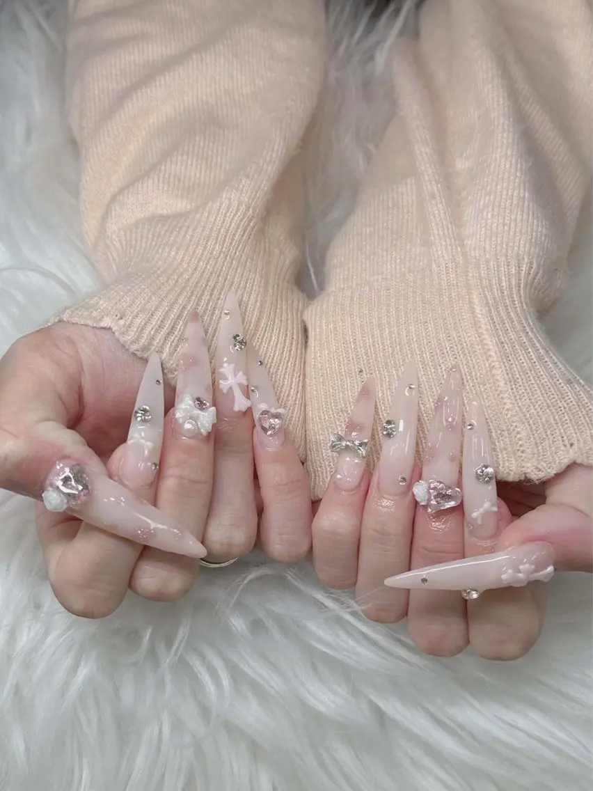 ネイル 長さ出し グラデーション 卒業式 キラキラネイル マグネットネイル Lee Nailsのネイルデザイン
