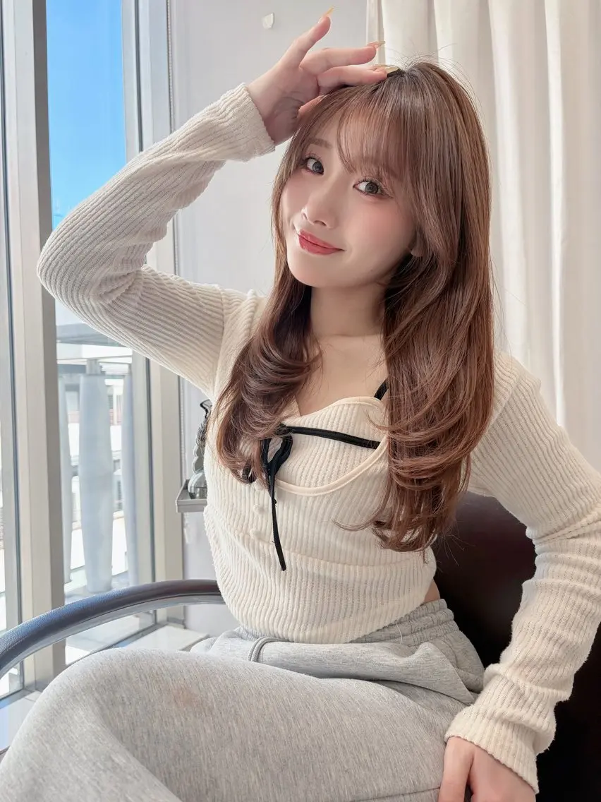ロング ロングレイヤー 顔周りカット レイヤーカット ロング カット トリートメント 髪質改善/レイヤー ハッシュカットひなたのヘアスタイル