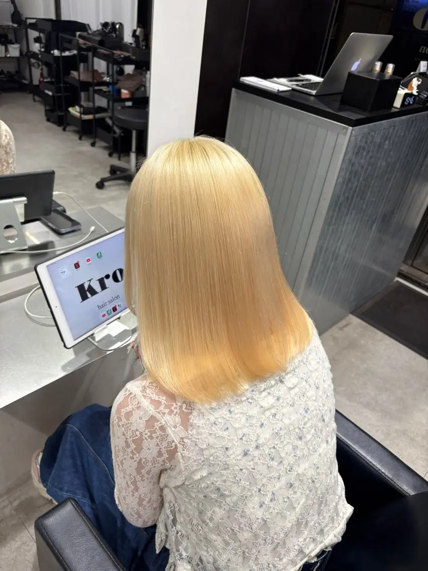 ミディアム カット ヘアカラー MIHO☾·̩͙⋆ Kroのヘアスタイル