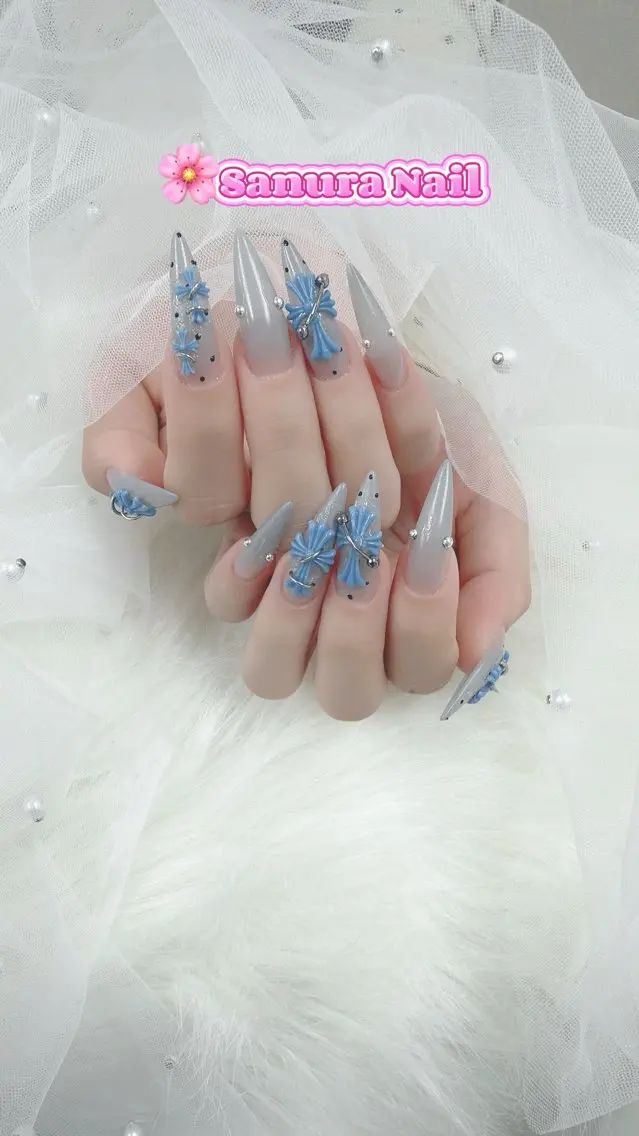 ネイル アートネイル オーロラネイル ボルドー チークネイル フレンチネイル ハンドネイル Sakura Nail Salonのネイルデザイン