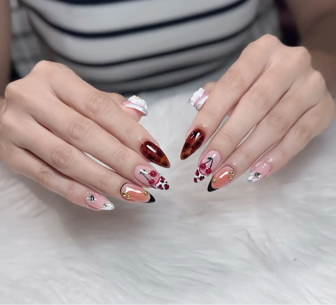 ネイル アートネイル オーロラネイル ジェルネイル 韓国ネイル ロングネイル ハンドネイル Nichi Nailsのネイルデザイン