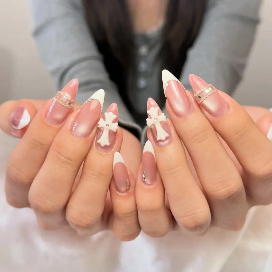 ネイル 桜ネイル 長さ出し フレンチネイル 韓国ネイル マグネットネイル ハンドネイル kiwami305 nail salonのネイルデザイン