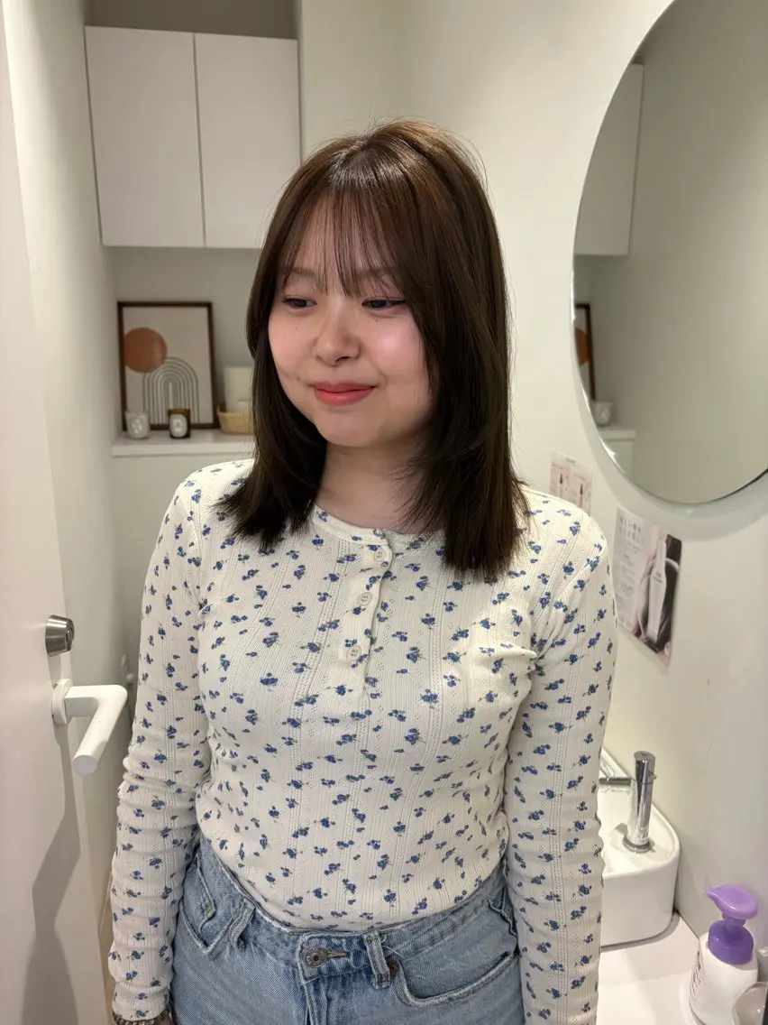 ミディアム カラー グレージュ オリーブグレージュ オリーブグレー 顔まわりレイヤー レイヤーカット カット ヘアカラー トリートメント 透明感カラー🫧 nanohaのヘアスタイル