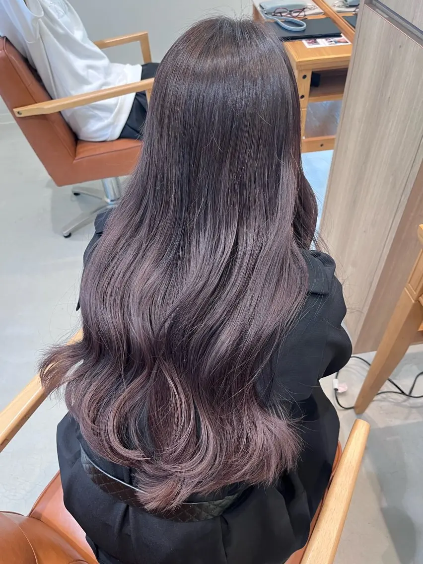 ロング カラー グレージュ ラベンダーカラー ラベンダーグレージュ ラベンダーグレー ヘアカラー トリートメント 透明感カラー🫧🌈 似合わせカット✂︎のヘアスタイル
