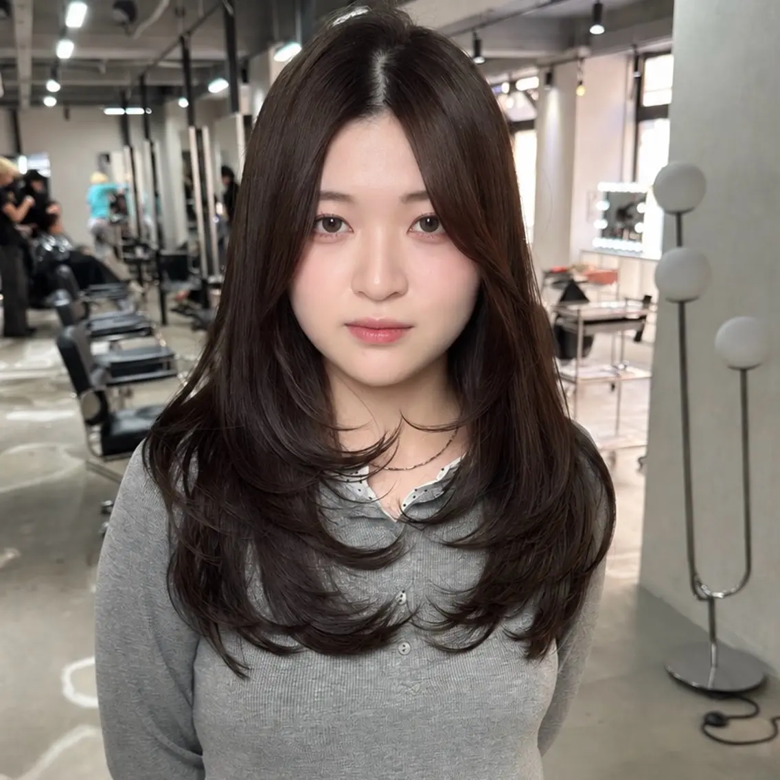 ロング くびれヘア 顔まわりレイヤー 顔周りカット 韓国風ヘア くびれレイヤー カット ヘアカラー 韓国レイヤー🇰🇷 艶髪💎renのヘアスタイル