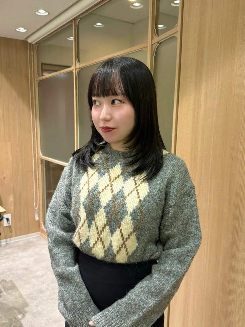 【水曜日18時半​〜​限定🌿】レディースカット(ロングで顔まわりレイヤー＋3センチ以上カットさせていただける方)の写真