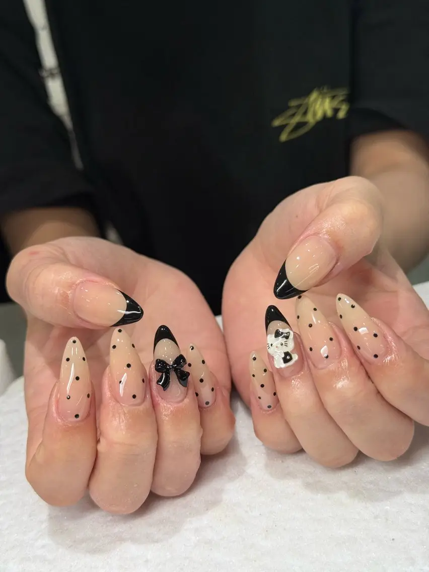 ネイル アートネイル オーロラネイル ブルー チークネイル フットネイル ハンドネイル NAILS168 新大久保店のネイルデザイン