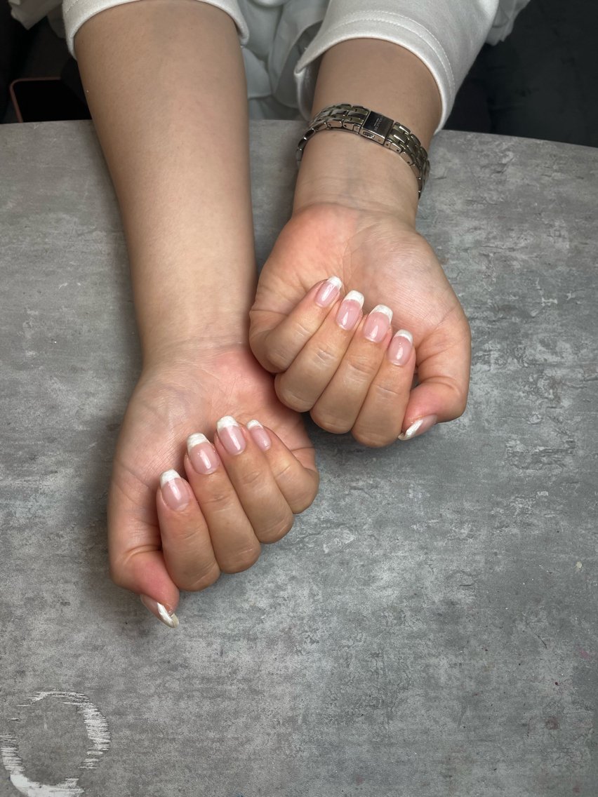 ネイル フレンチネイル CURAR藤沢店 伊藤のネイルデザイン