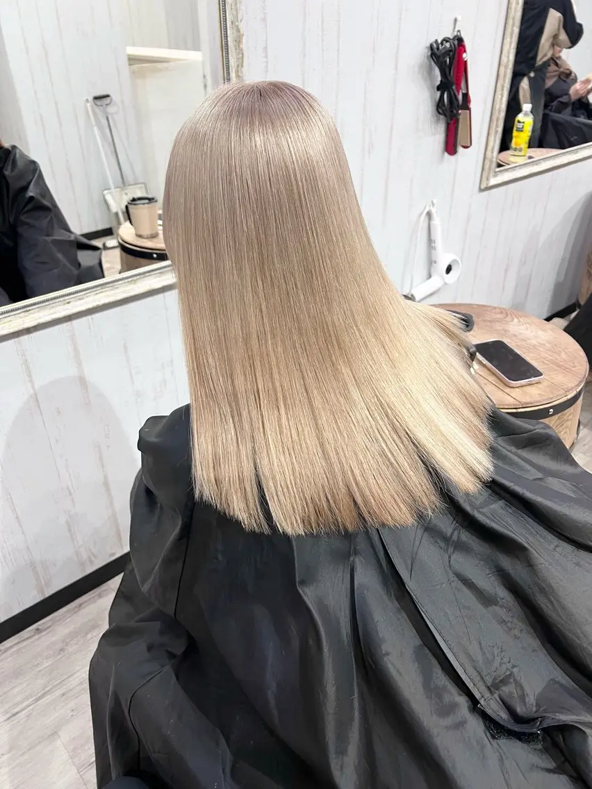 ミディアム カラー ベージュカラー ブリーチ ミルクティーベージュ 艶髪/ハイトーン特化 店長/SHOHEIのヘアスタイル