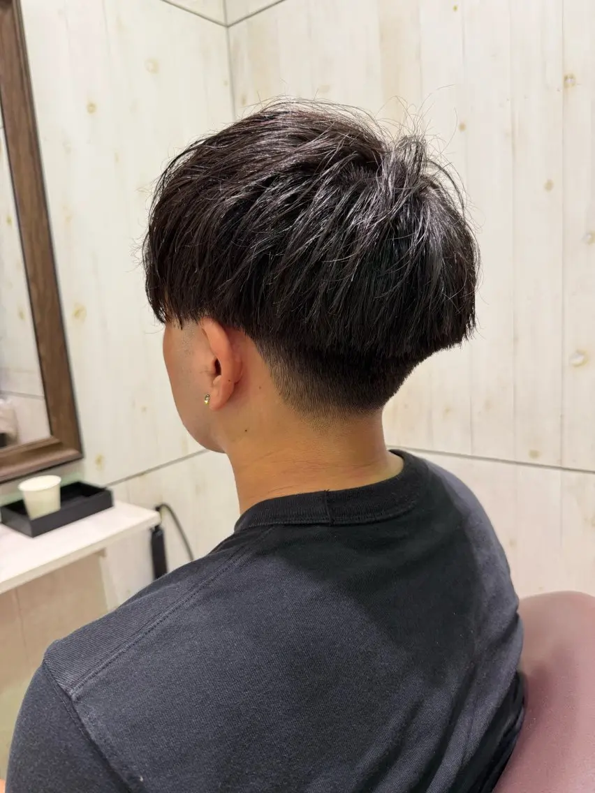 ショート メンズ マッシュ 刈り上げ 溝口 槙里也のヘアスタイル