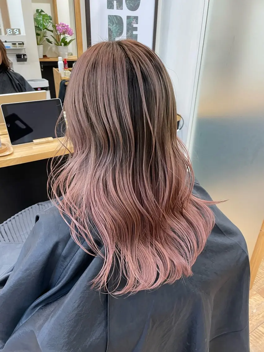 ミディアム カラー バレイヤージュ レイヤーカット ブリーチ👩‍🦳/ ‪✂︎MANAMIのヘアスタイル
