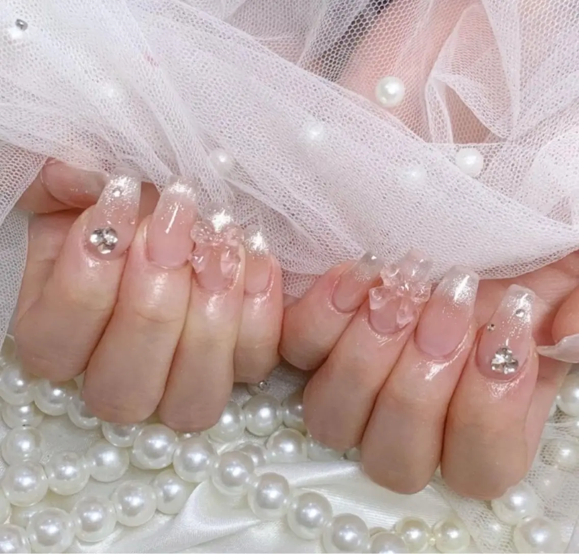 ネイル フレンチネイル キラキラネイル マグネットネイル ミラーネイル ニュアンスネイル Tira Nailのネイルデザイン