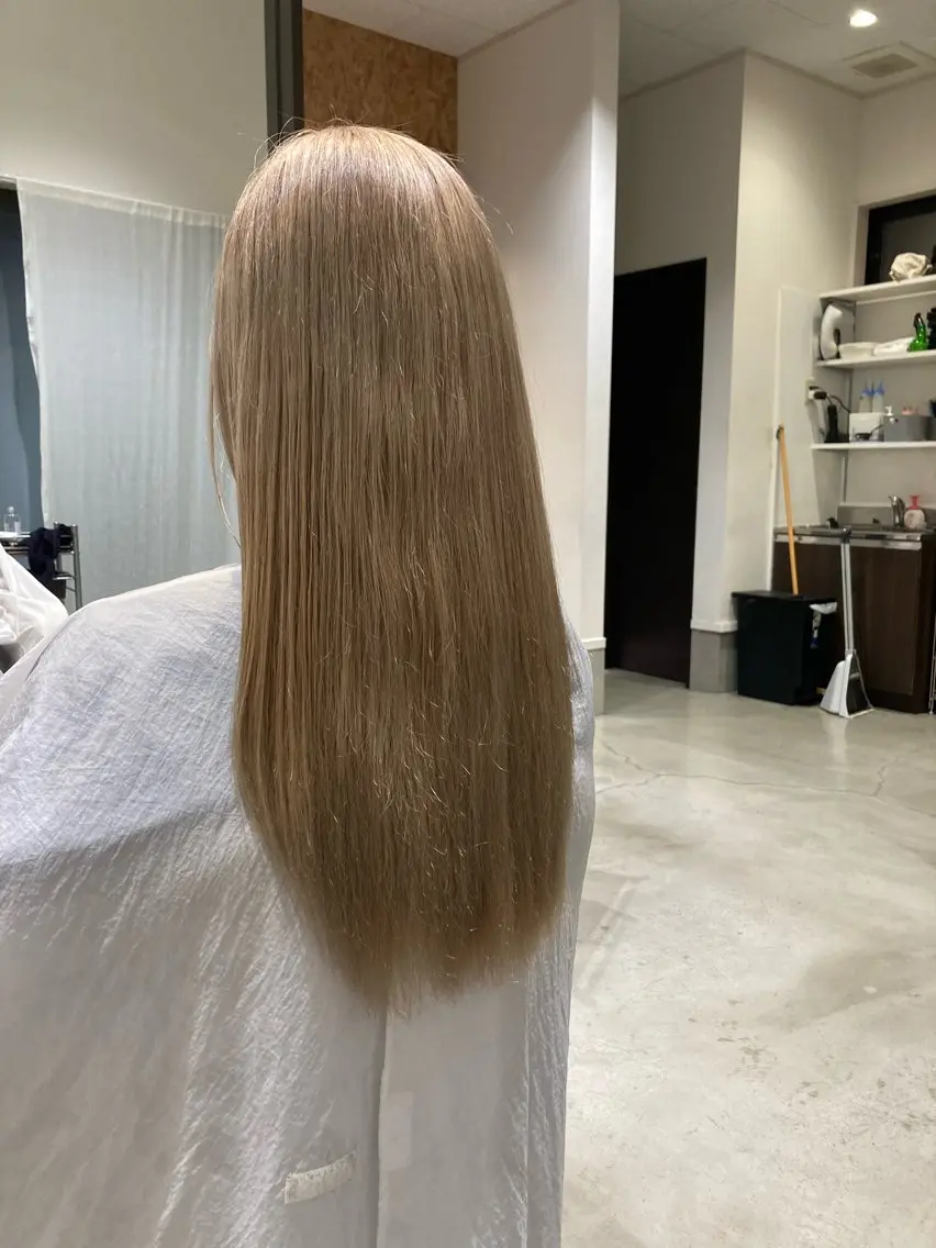 カラー ブリーチ 折本 沙織のヘアスタイル