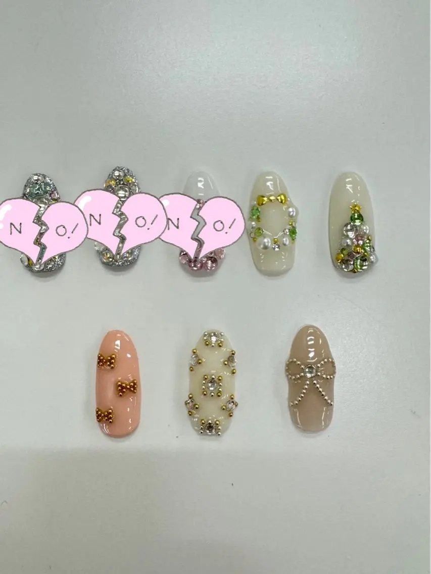 ネイル アートネイル ストーンネイル MAXKELLY TSUGUMIのネイルデザイン