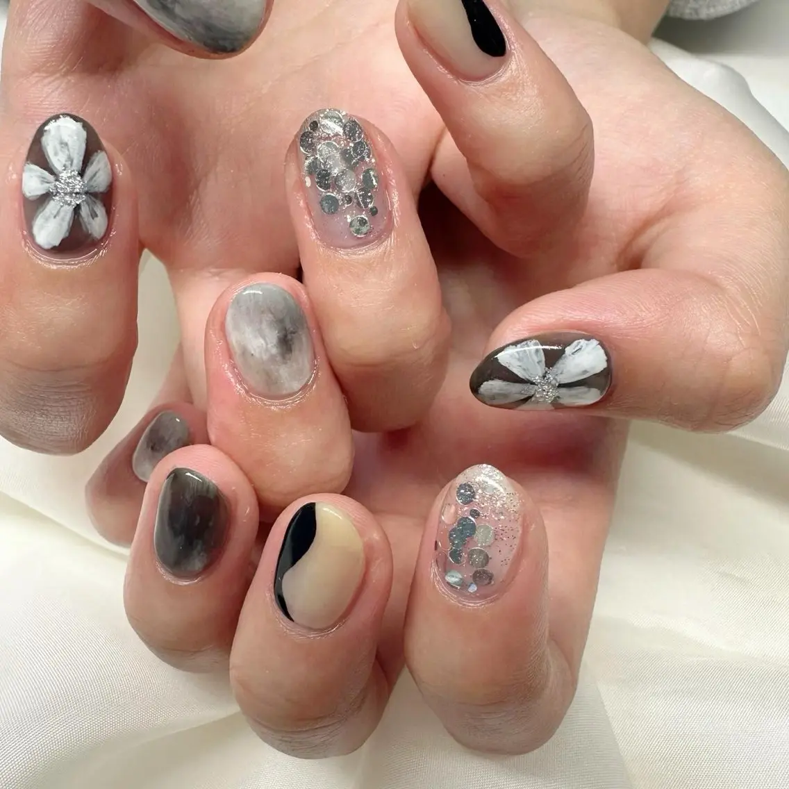 ネイル クリアネイル フラワーネイル ホログラムネイル 氷ネイル・うるうるネイル 韓国ネイル 🪞KAPE NAIL 🪞のネイルデザイン