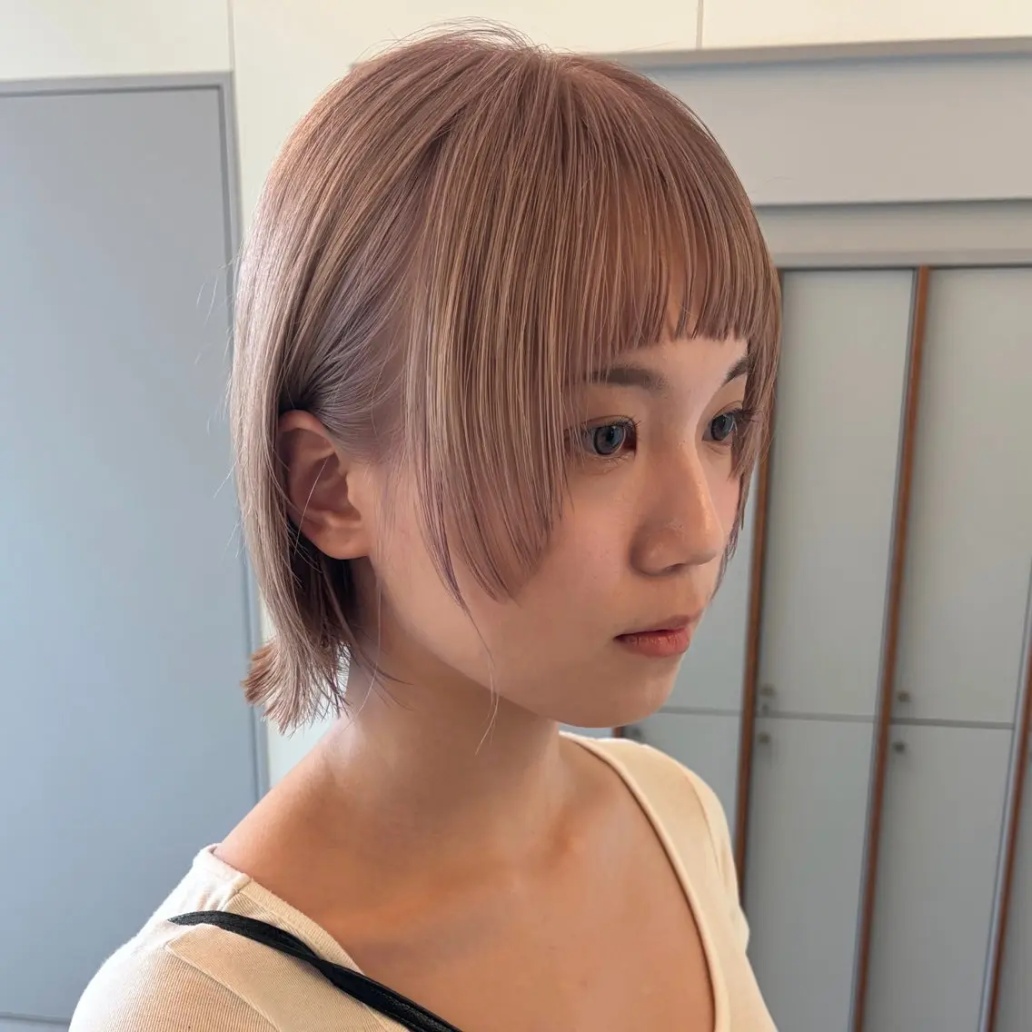 ショート カラー ベージュカラー 透明感カラー ダブルカラー ヘアカラー トリートメント 履歴回収❎ブリーチ/ レイヤーボブ🪄aiのヘアスタイル