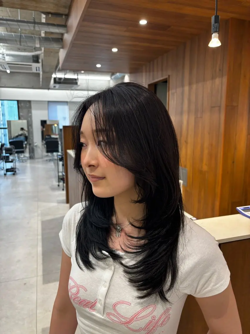 セミロング 顔まわりレイヤー レイヤーカット カット ヘアカラー トリートメント うる艶カラー ✨🧸KOTAROのヘアスタイル