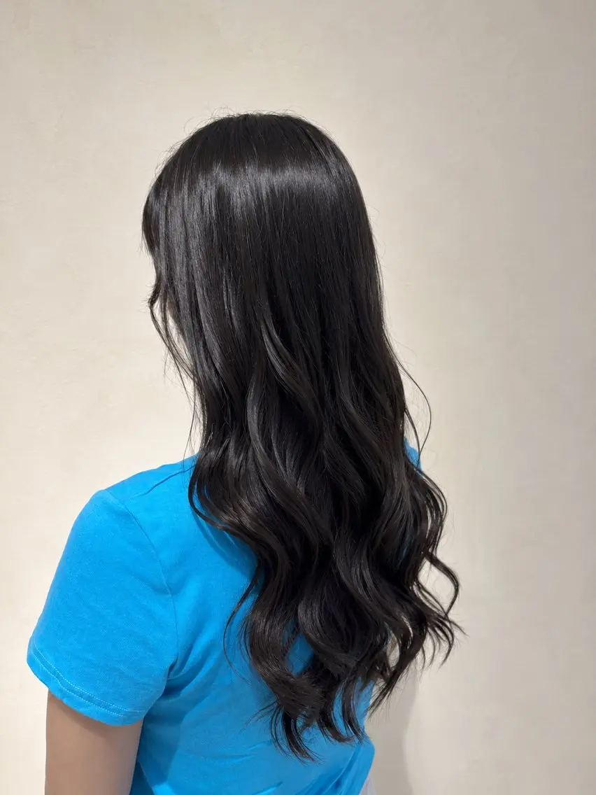 ロング ササキ アズミのヘアスタイル