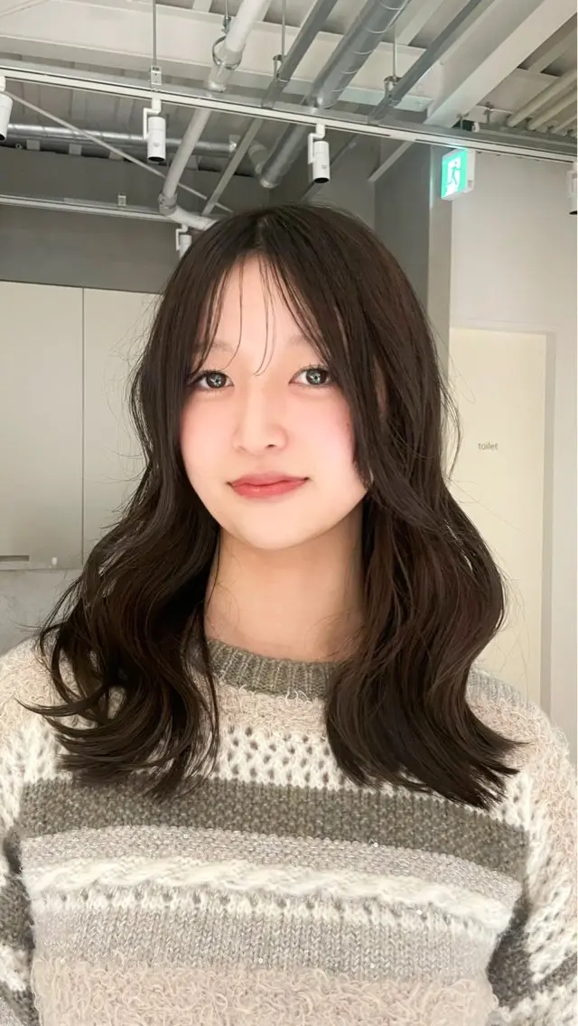 セミロング ヘアカラー 宮田 眞咲のヘアスタイル
