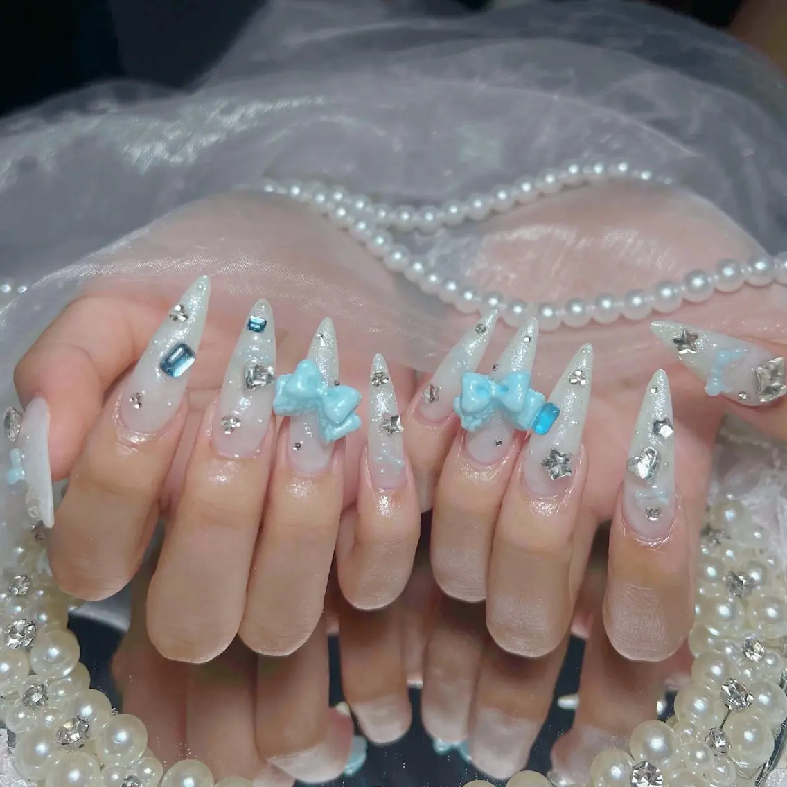 ネイル オーロラネイル クリアネイル 成人式 フラッシュネイル ジェルネイル ハンドネイル Amee Nail Salonのネイルデザイン