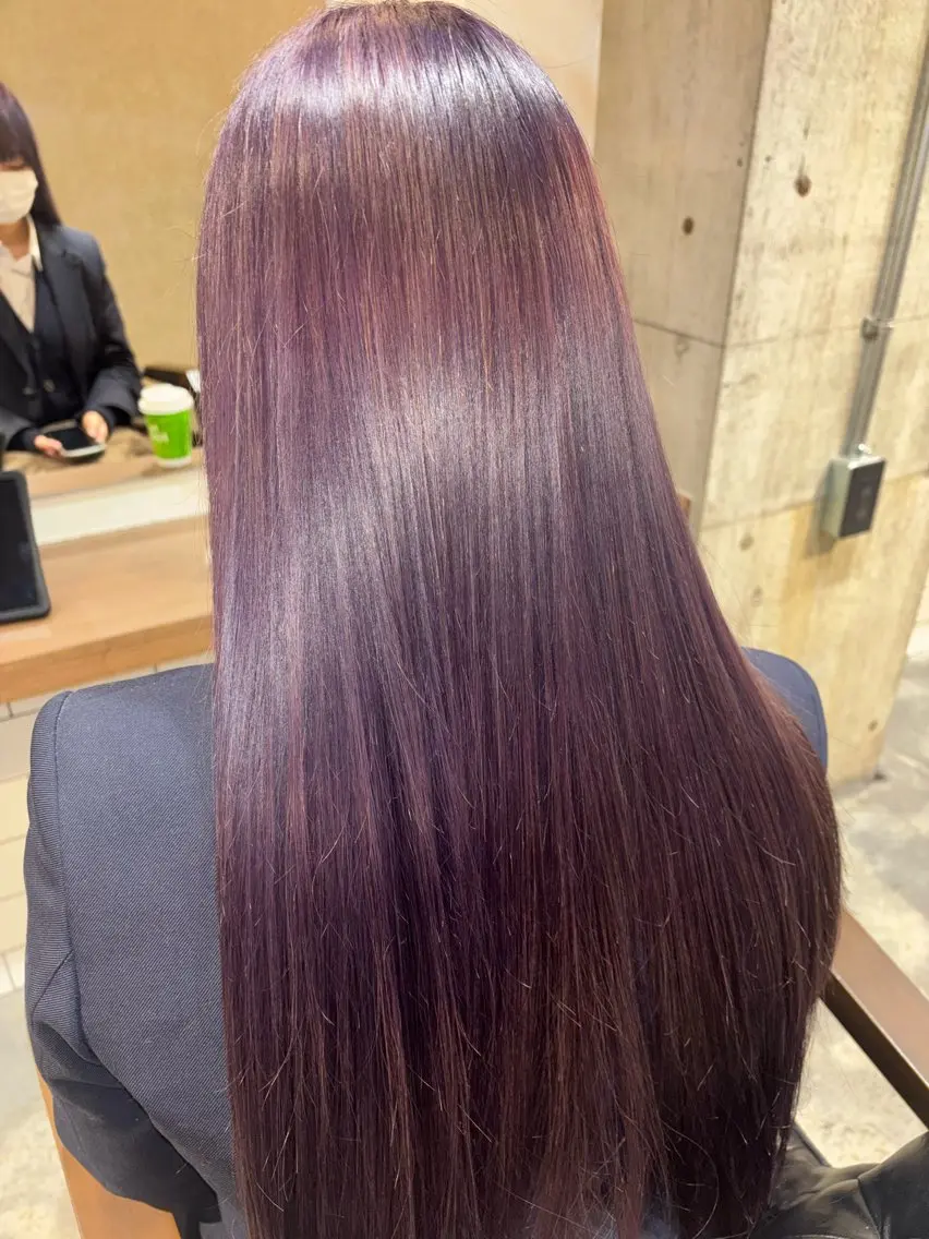 ロング ヘアカラー 三嶋 陽友のヘアスタイル