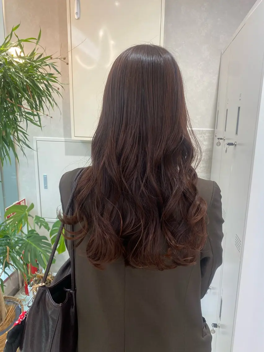 ロング カラー カシス ピンクカラー カット ヘアカラー トリートメント 透明感カラー /ボブ momokaのヘアスタイル