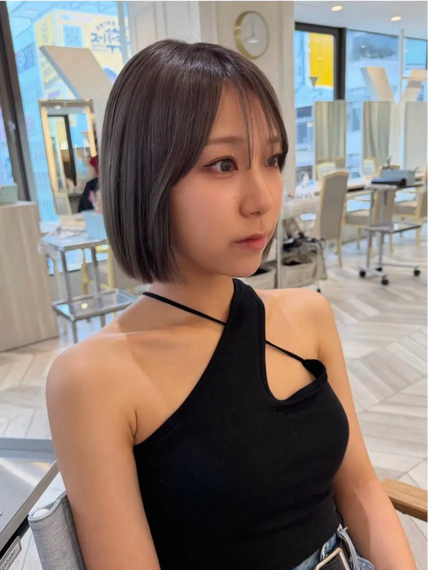 ショート カラー ベージュカラー 透明感カラー イルミナカラー オリーブベージュ トリートメント ヘアカラー トリートメント 小顔レイヤー/ ベージュ🤍Rieのヘアスタイル