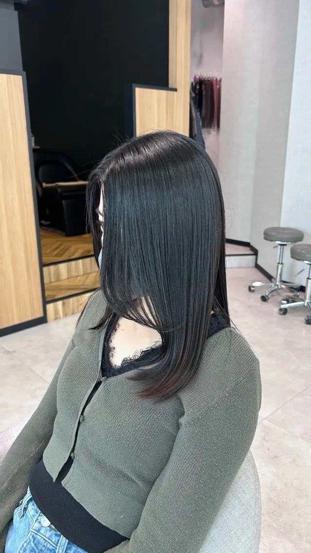 セミロング 顔まわりレイヤー 顔周りカット レイヤーカット 大浦 由希加のヘアスタイル