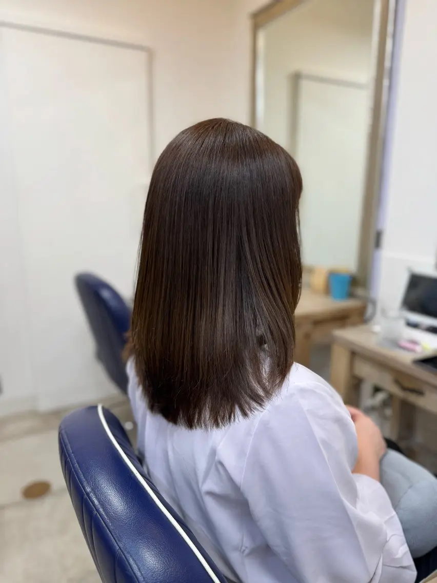 セミロング レイヤーカット 縮毛矯正 トリートメント カット 仲田 大記のヘアスタイル