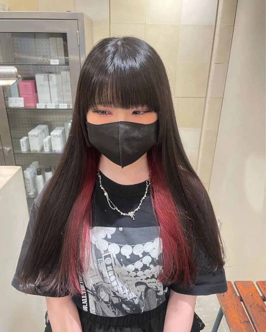 〖ケアブリーチ込み インナーカラー 〗の写真