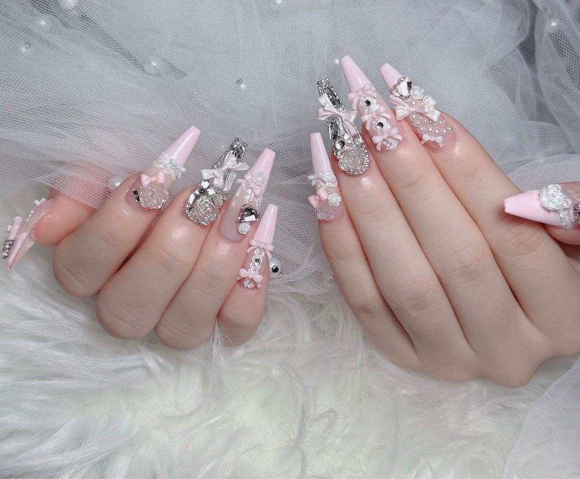 ネイル アートネイル ボルドー フレンチネイル ジェルネイル 氷ネイル・うるうるネイル ハンドネイル Julie NailSalonのネイルデザイン