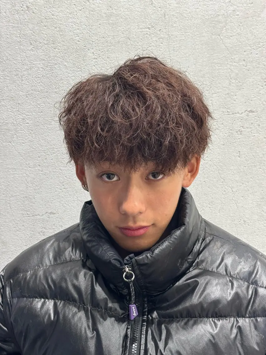 パーマ メンズ メンズパーマ カット パーマ 毛流れ/シャドウ 🇰🇷AYATOのヘアスタイル