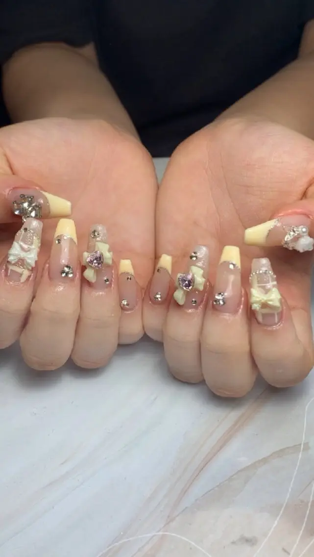 ネイル 氷ネイル・うるうるネイル マットネイル ニュアンスネイル リボン 夏ネイル ハンドネイル rina nailのネイルデザイン