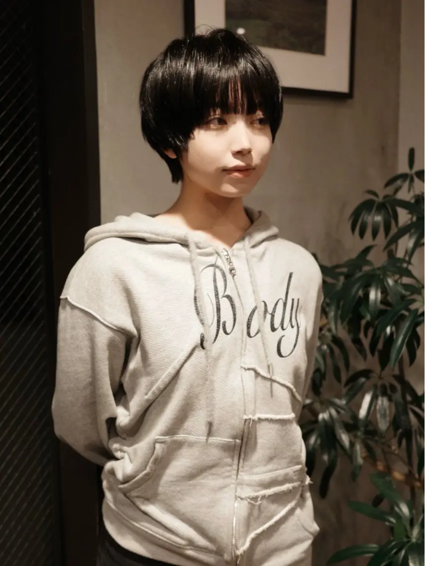 ショート NERO 伊藤 春紀のヘアスタイル
