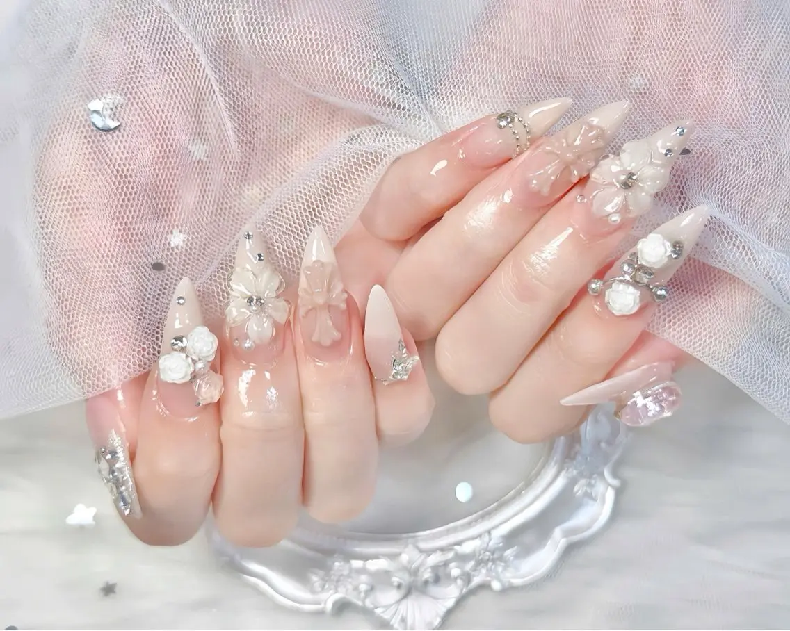 ネイル チークネイル 長さ出し フレンチネイル ジェルネイル グラデーション ハンドネイル THANHTHANH NAILのネイルデザイン
