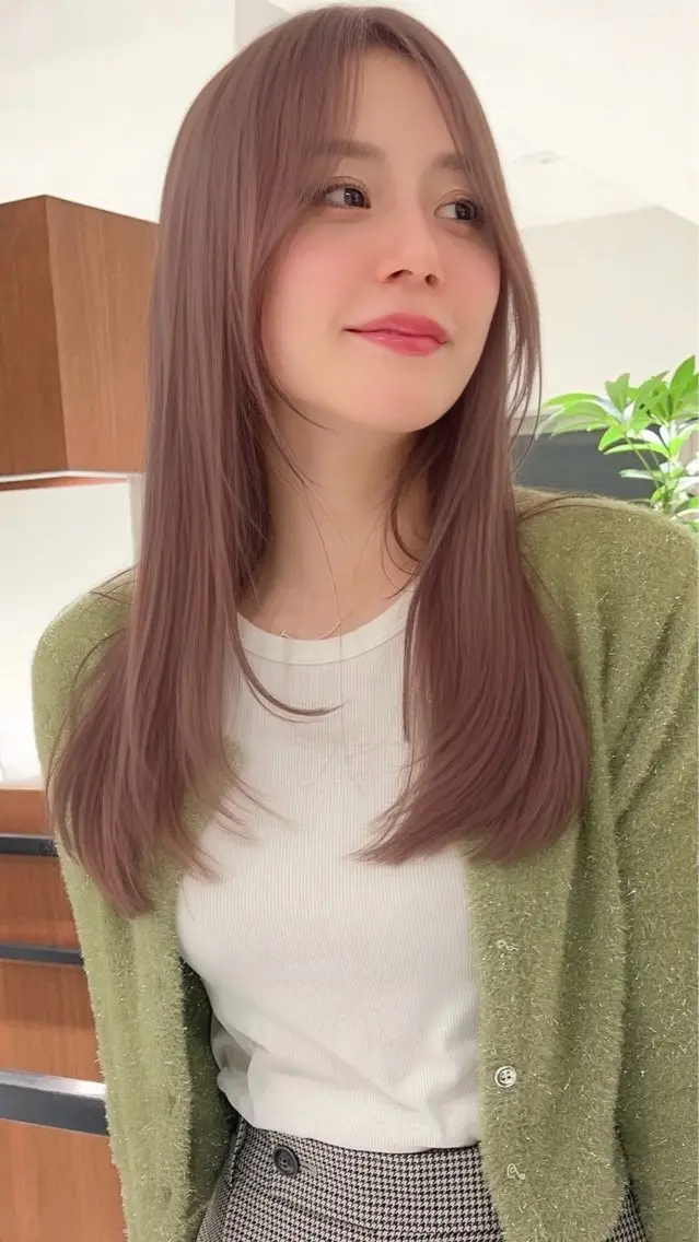 ロング カラー ヘアカラー レイヤー/顔周り ブリーチカラーのヘアスタイル