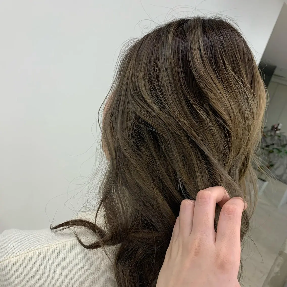 ミディアム レイヤーカット 心斎橋/海外レイヤー 募集中三好玲奈のヘアスタイル