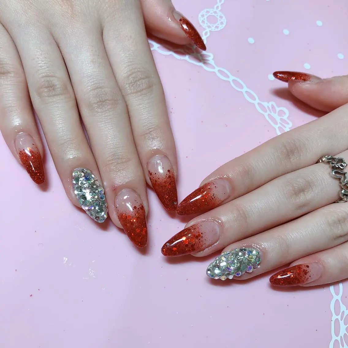 ミディアム ネイル ハンドネイル 《LB》ラブリエ Nail&eyeのマツエク・マツパデザイン