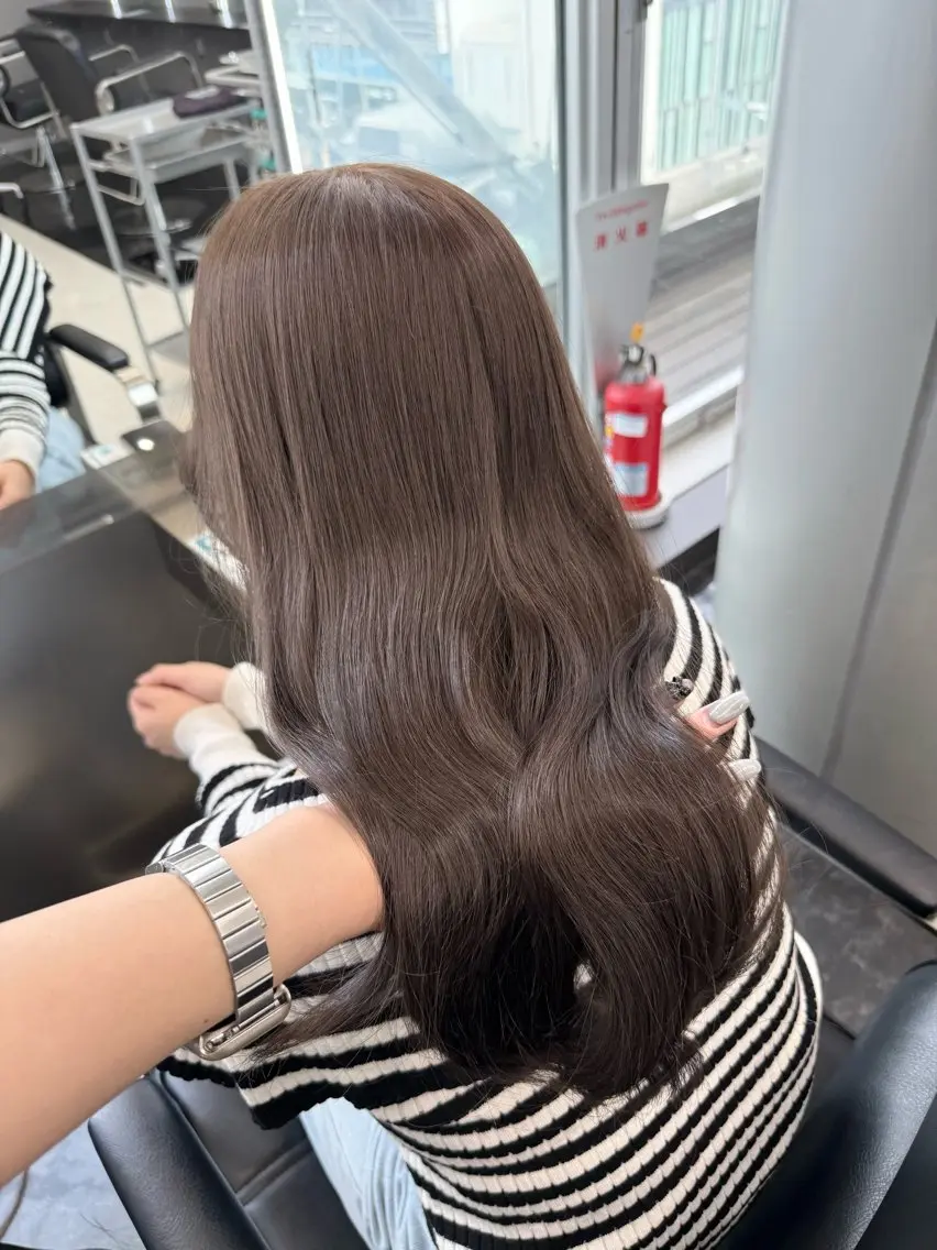 セミロング カラー ヘアアレンジ ヘアカラー トリートメント ヘアセット 韓国ヘア🖤/透明感 shihoのヘアスタイル