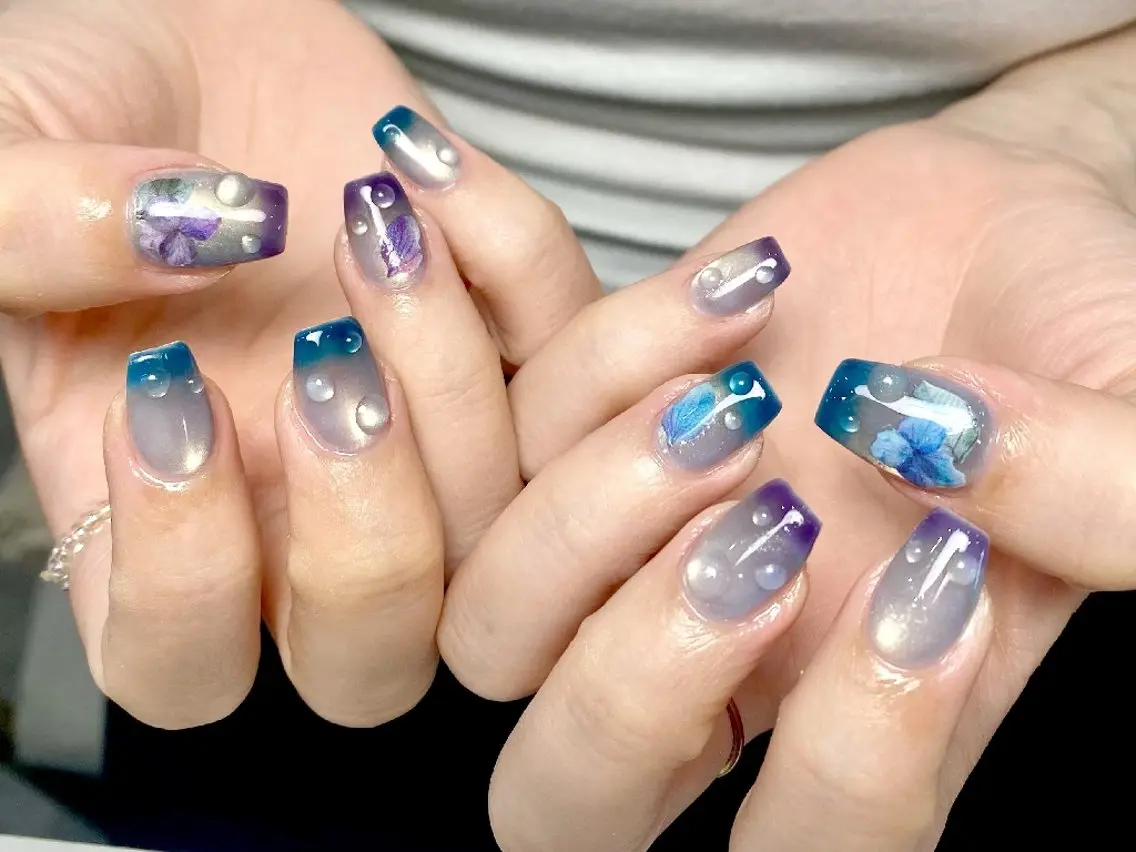 ネイル チークネイル フレンチネイル ジェルネイル ガーリー キラキラネイル ハンドネイル UM Nail Salonのネイルデザイン